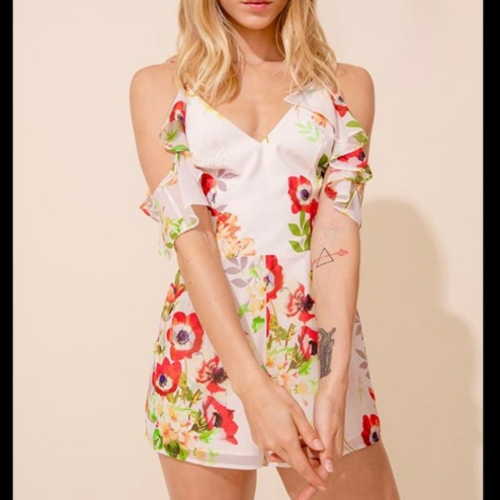 Yumi Kim Whimsical Floral Print Cold Shoulder Romper In Field Of Dreams M